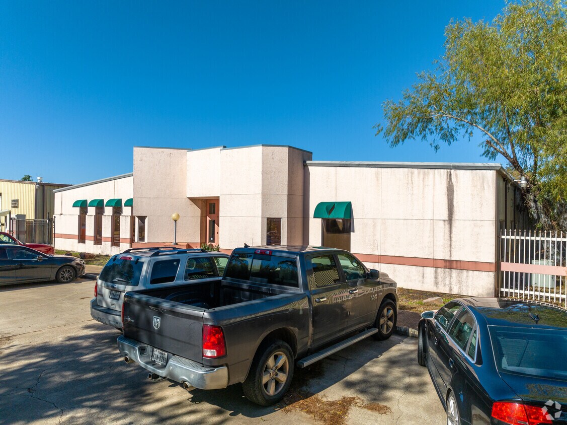 Property Image 4